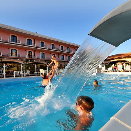 Elena Hotel 4*