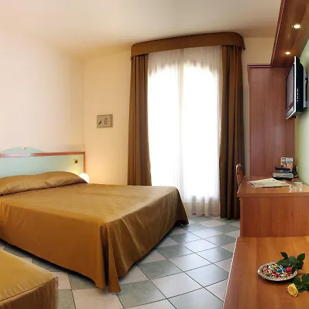 Elena 4* Tortoreto