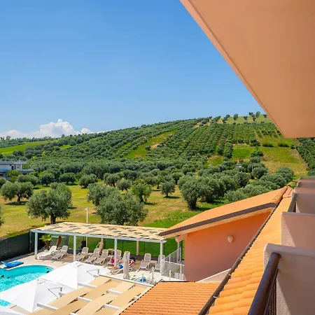 Elena Hotel 4*