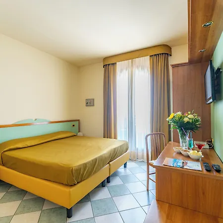 Elena 4* Tortoreto