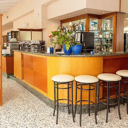 Elena Hotel 4*