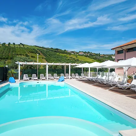 Hotel Elena 4*